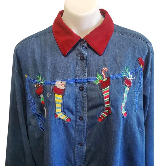 Vintage Karen Scott Denim Christmas Happy Holidays Embroidered Stockings Shirt - Picture 3 of 13